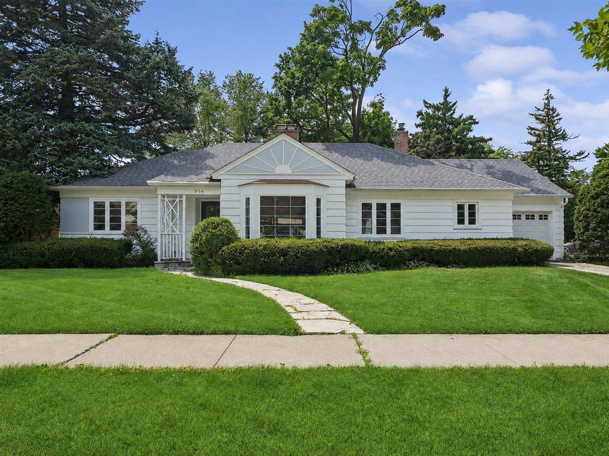 904 S 2nd Ave., Des Plaines, IL 60016
