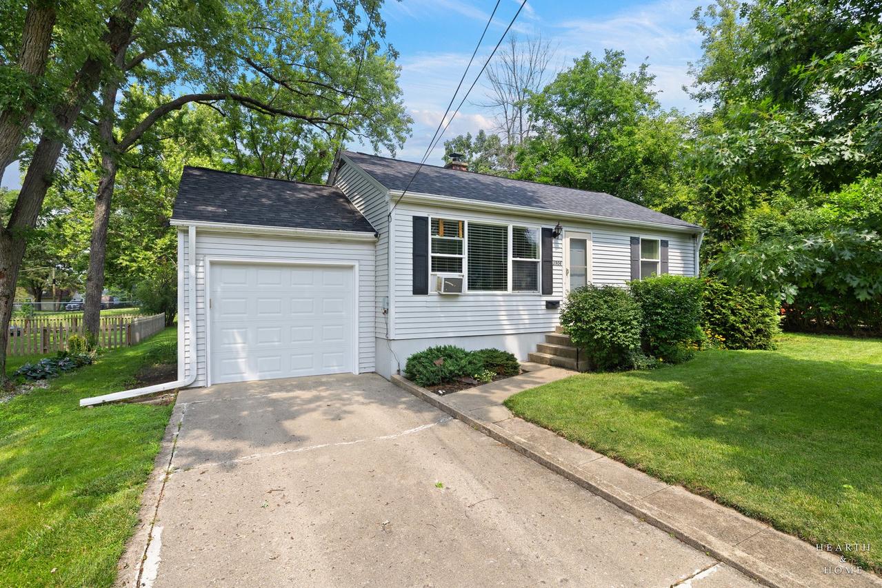 3906 Grove Ave., Mchenry, IL 60050