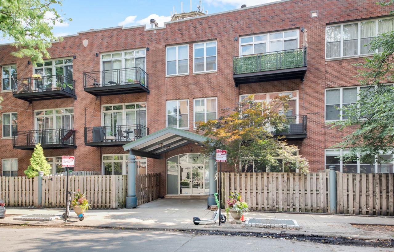 2333 W St. Paul Ave. #202, Chicago, IL 60647
