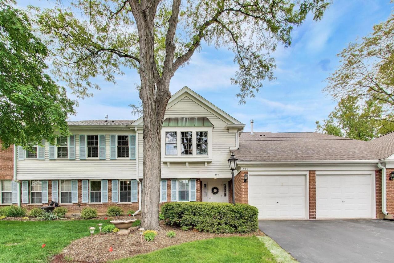 592 Edinburgh Ln. #B, Prospect Heights, IL 60070