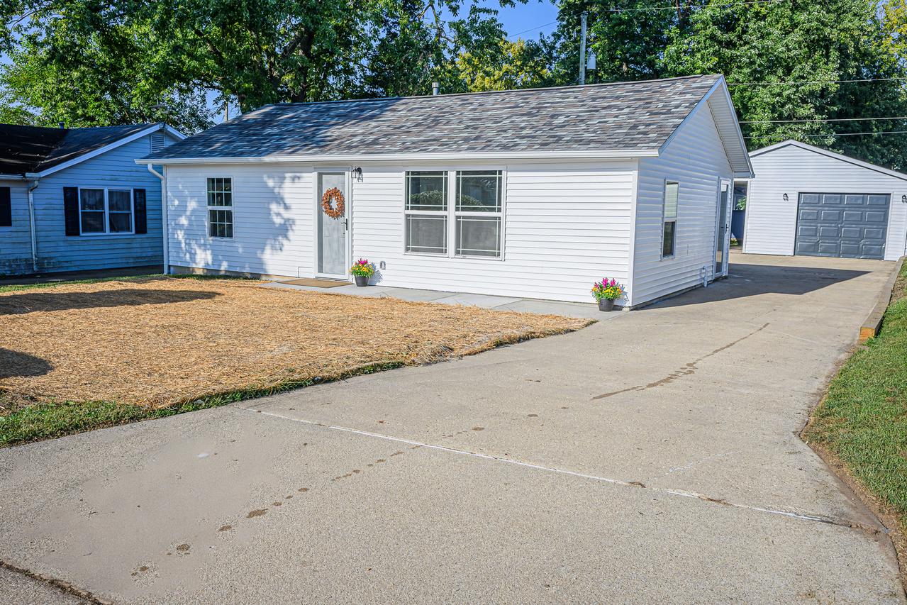 3019 Robert St., Bloomington, IL 61704