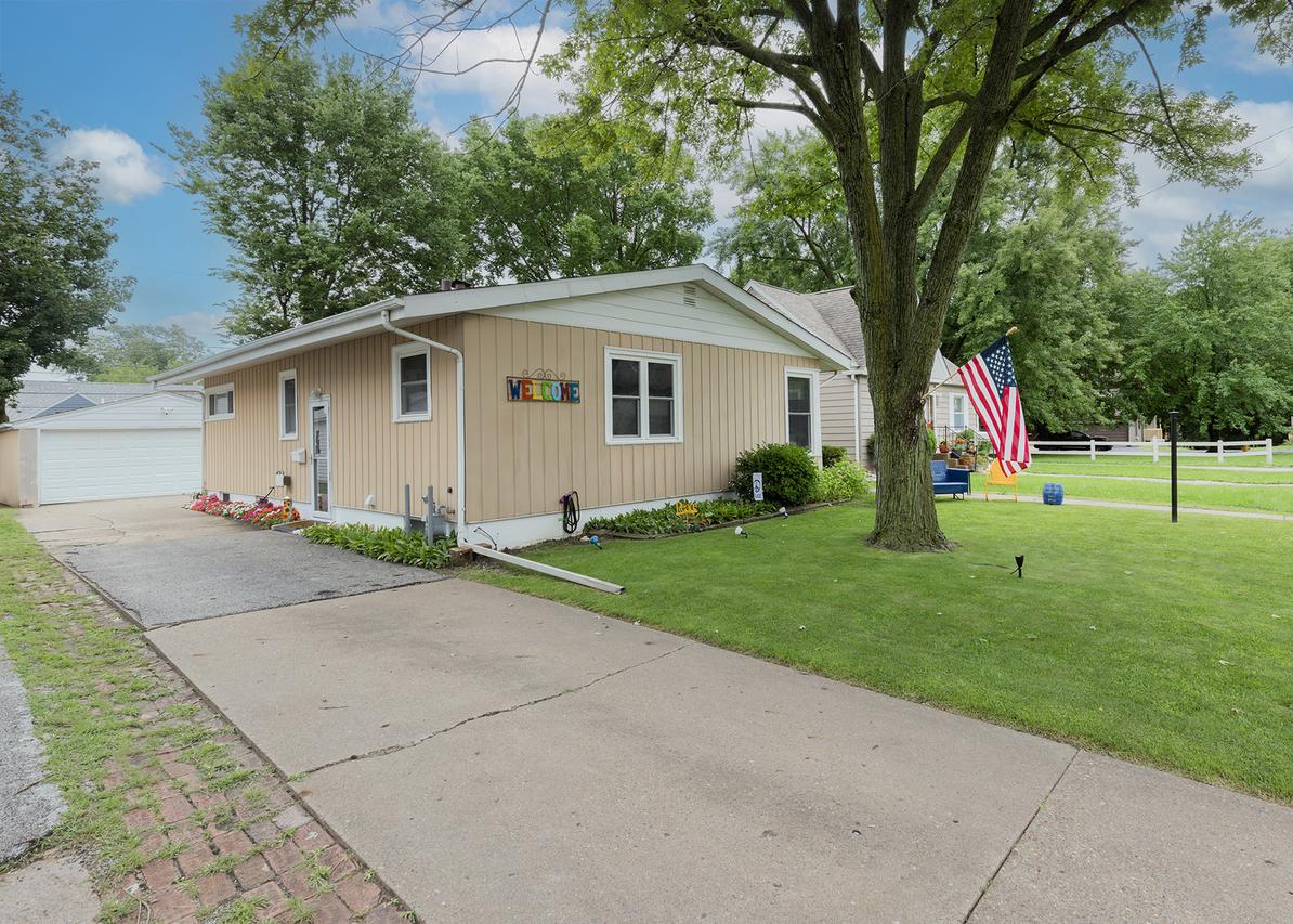 2127 36th St., Rock Island, IL 61201