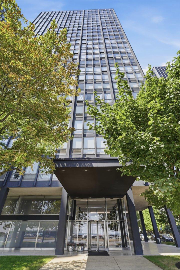 880 N Lake Shore Dr. #10C, Chicago, IL 60611