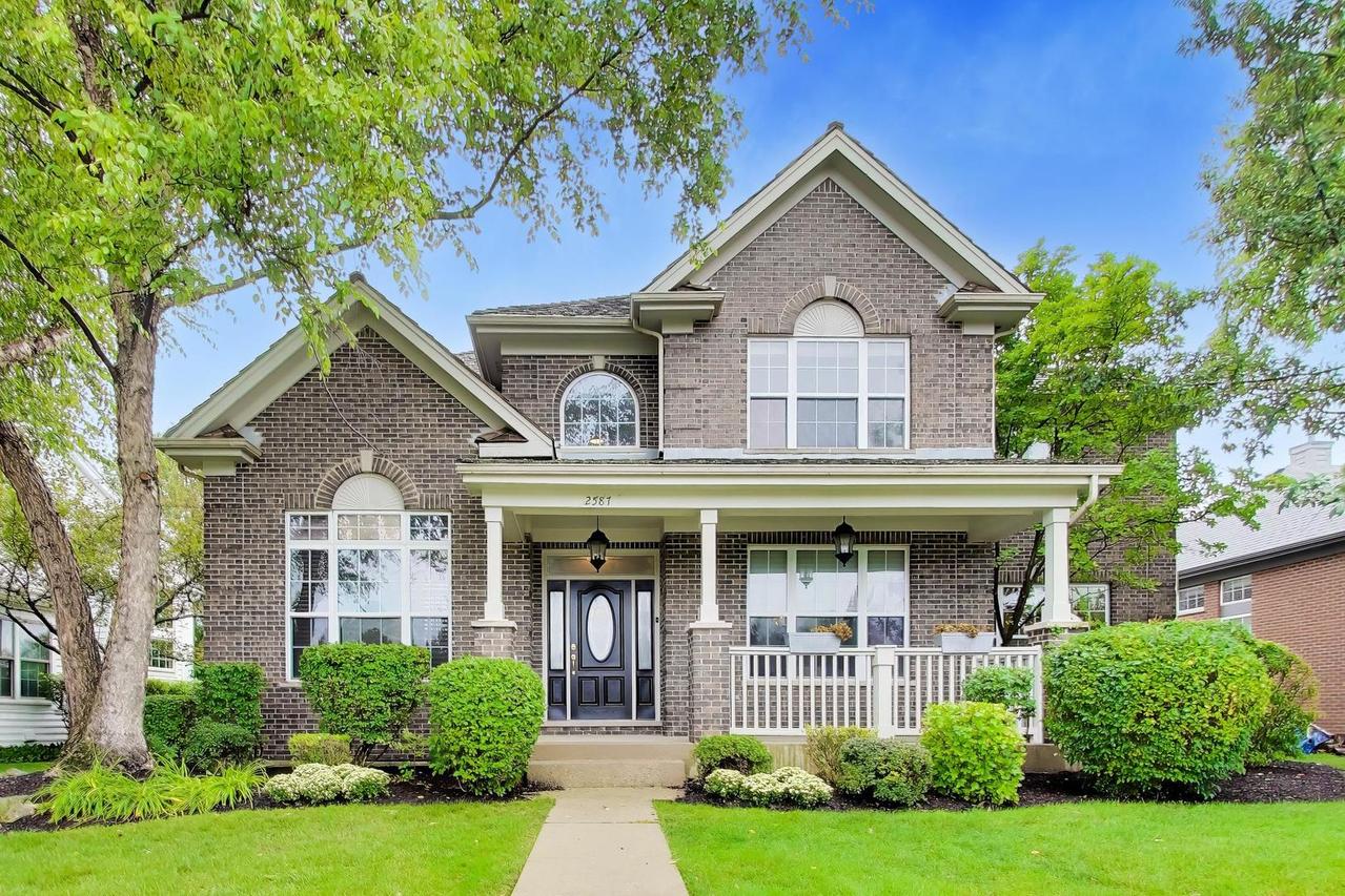 2587 Chestnut Ave., Glenview, IL 60026