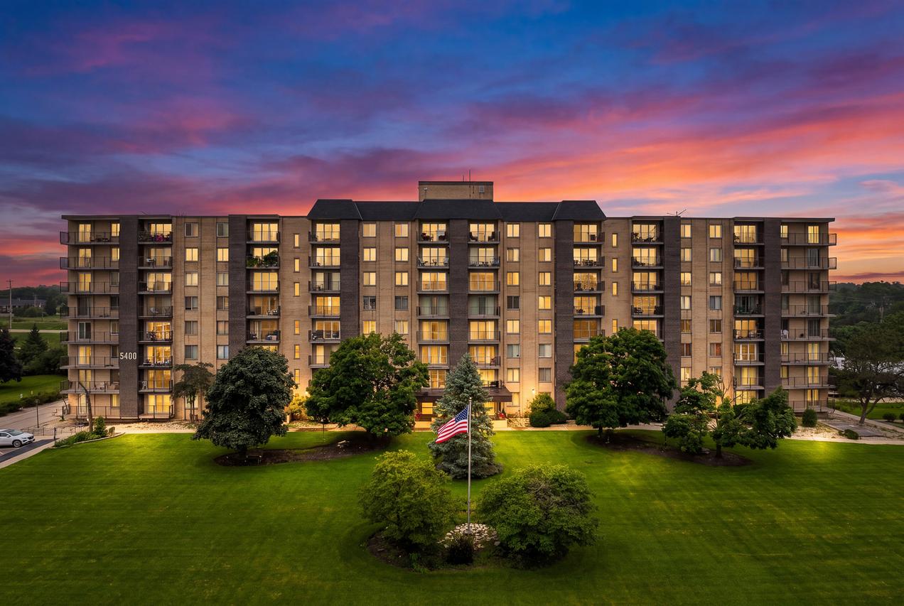 5400 Walnut Ave. #410, Downers Grove, IL 60515