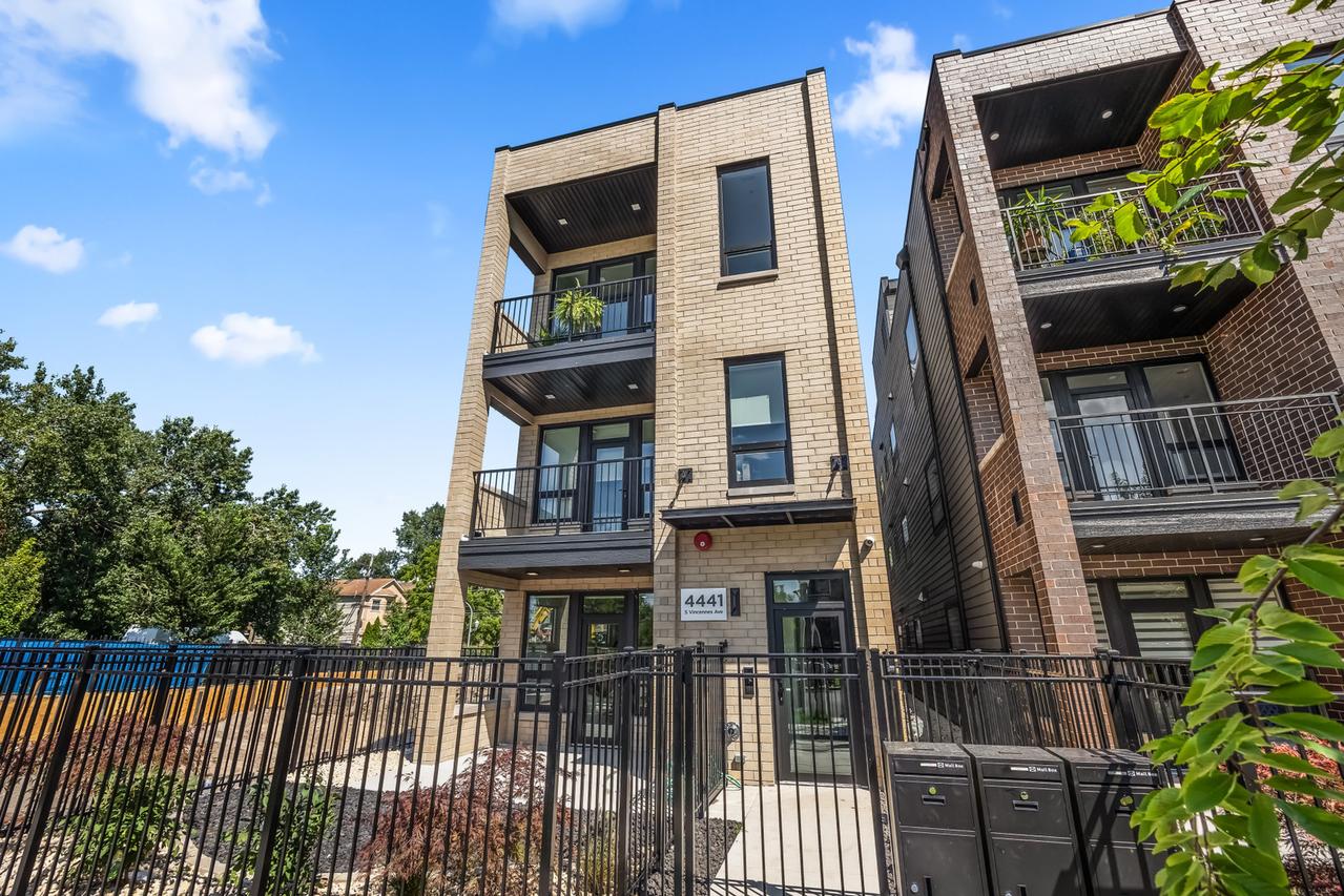 4441 S Vincennes Ave. #1, Chicago, IL 60653