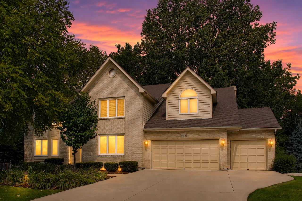 933 Spindletree Ave., Naperville, IL 60565