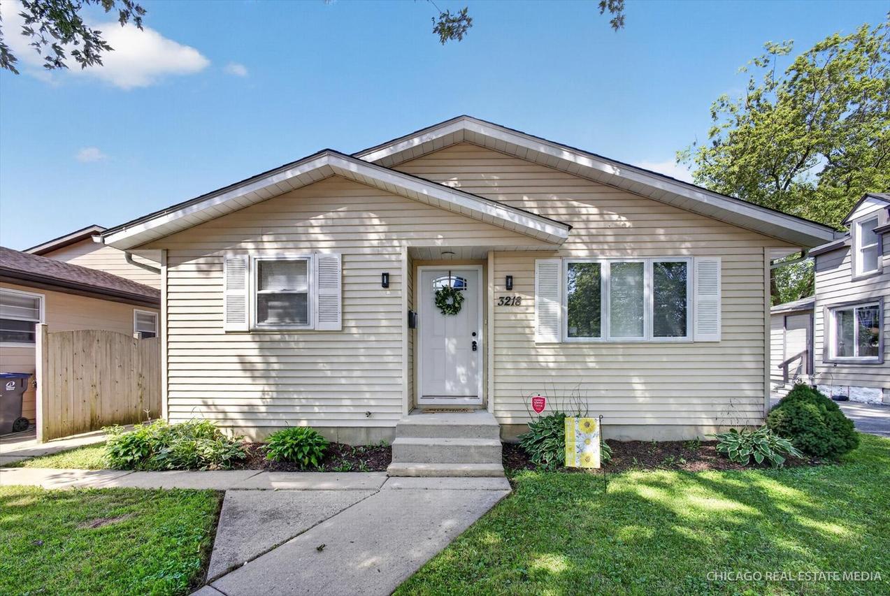 3218 Ezra Ave., Zion, IL 60099