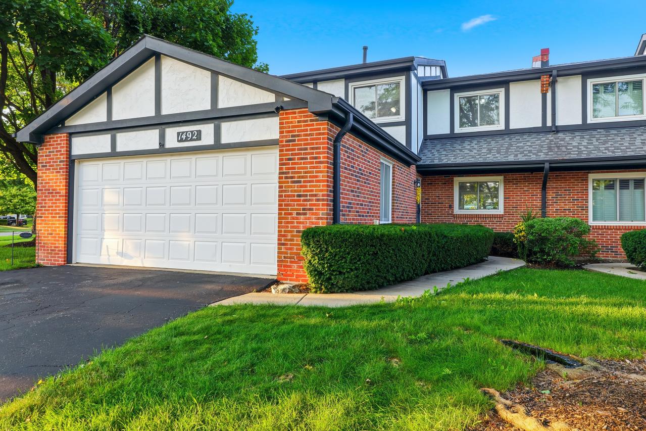1492 Circle Ct., Elk Grove Village, IL 60007
