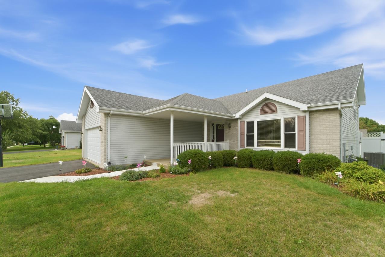 1375 E Cap Cir., Bourbonnais, IL 60914