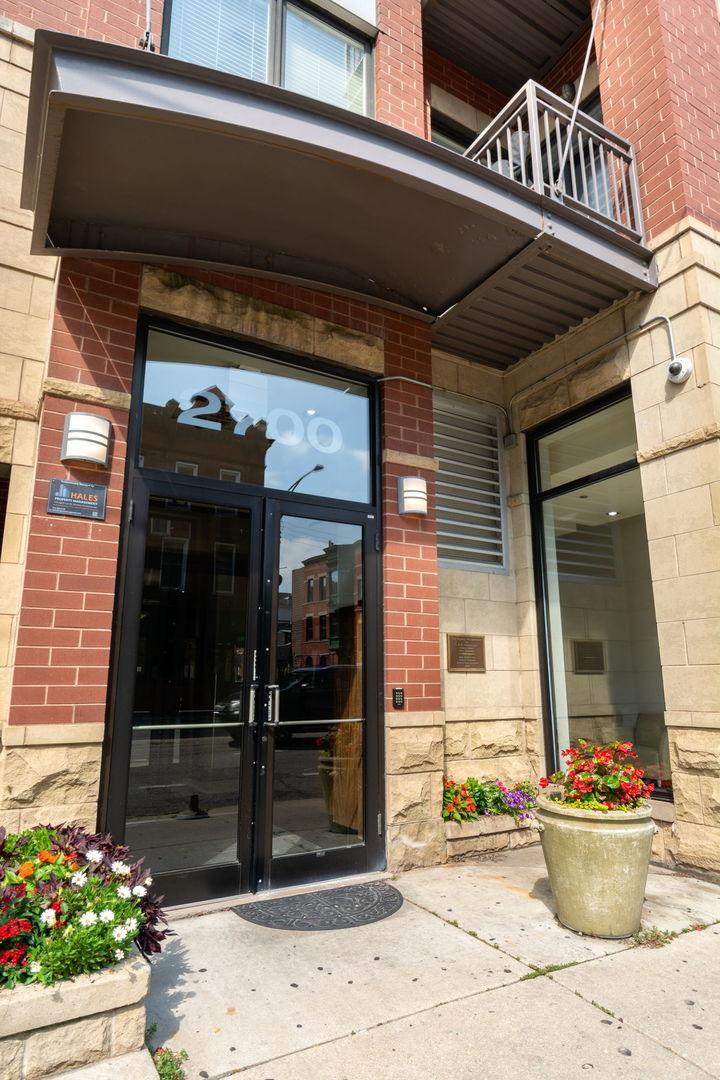 2700 N Halsted St. #PH3, Chicago, IL 60614