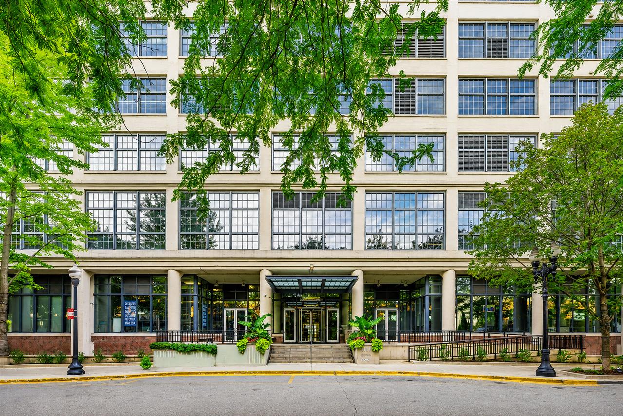 900 N Kingsbury St. #1112, Chicago, IL 60610