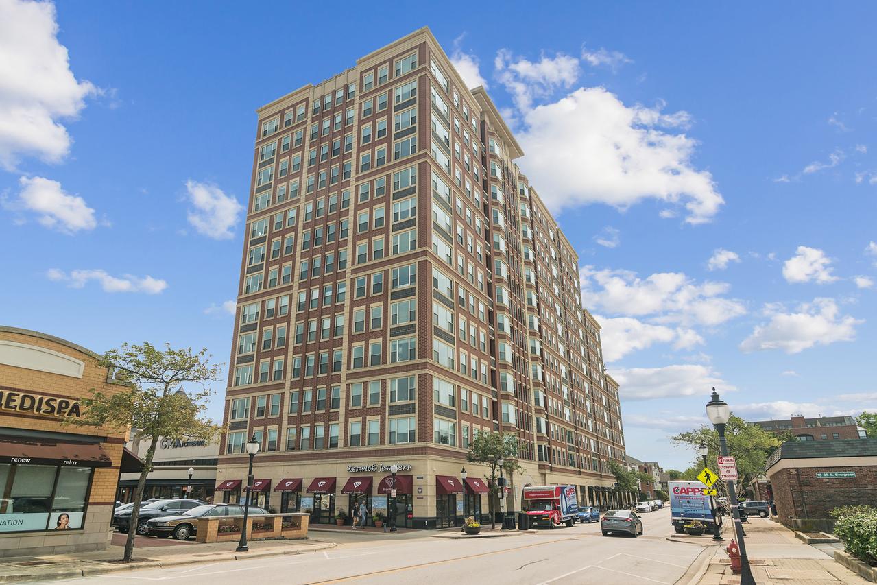 77 S Evergreen Ave. #401, Arlington Heights, IL 60005