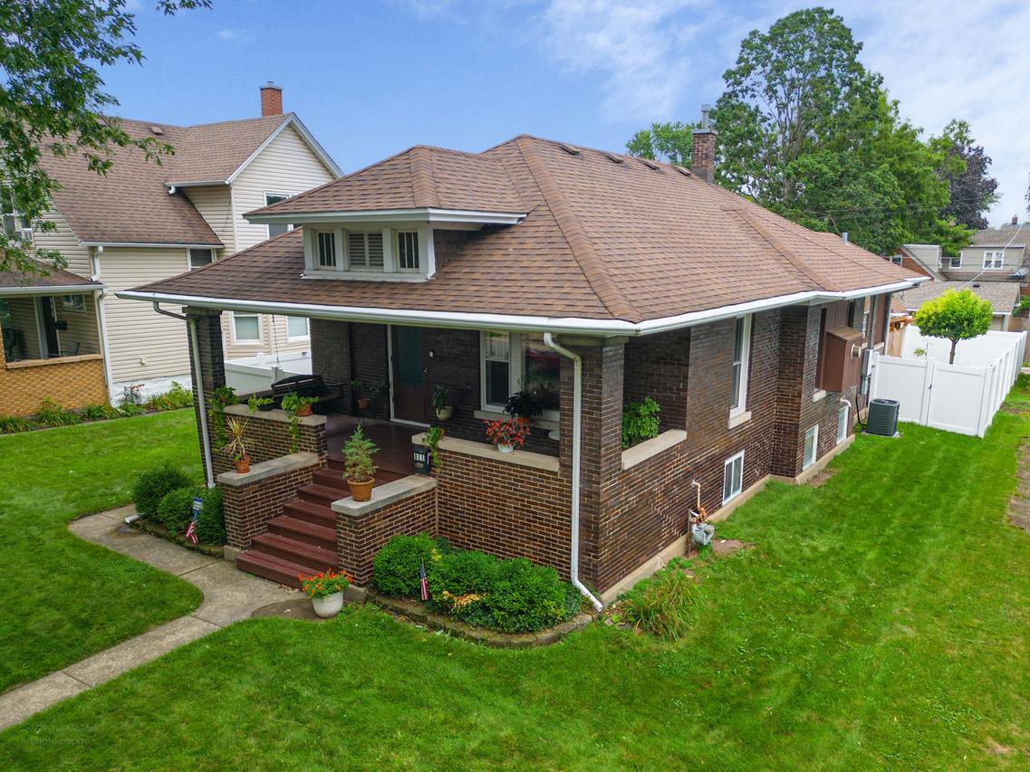 811 Farragut Pl., Joliet, IL 60435