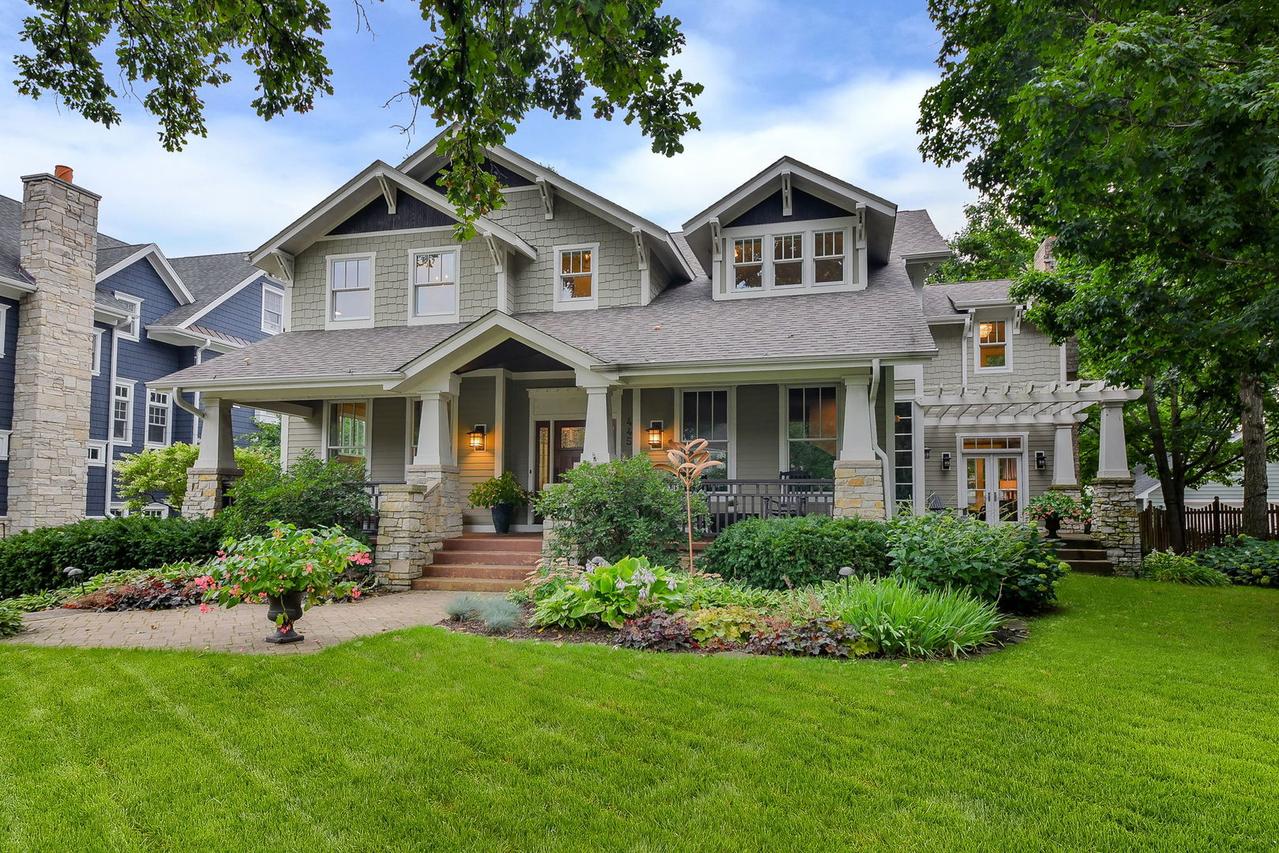 445 Bryant Ave., Glen Ellyn, IL 60137