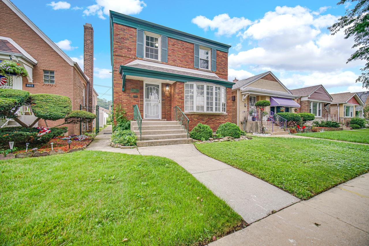 8616 S Winchester Ave., Chicago, IL 60620