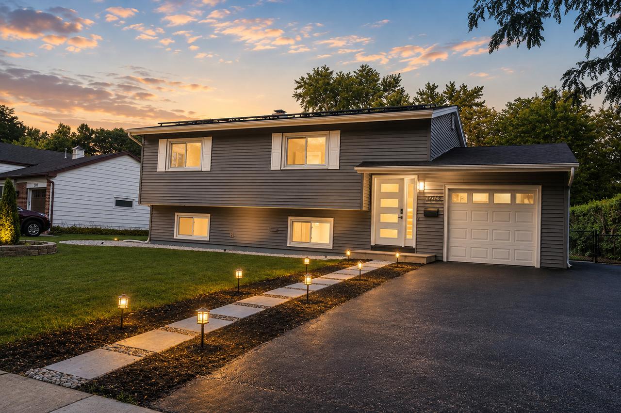 1003 Sheffield Dr., Crystal Lake, IL 60014