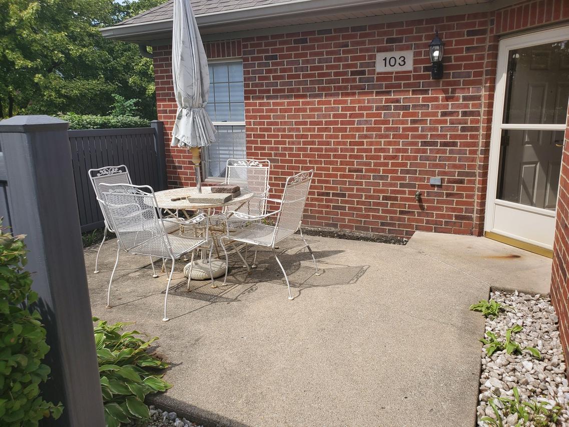 103 E 162nd Pl. #3C, South Holland, IL 60473
