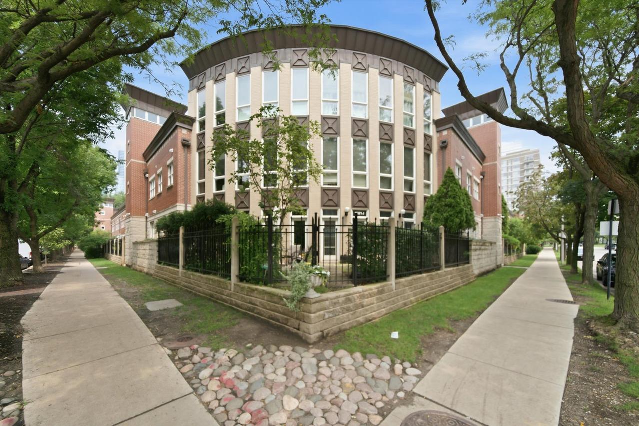 1521 S Indiana Ave. #J, Chicago, IL 60605