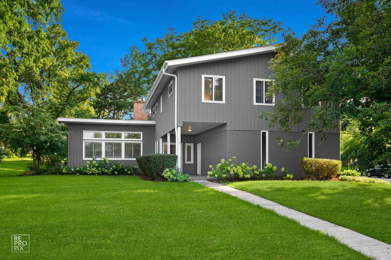 6S575 Bridlespur Dr., Naperville, IL 60540