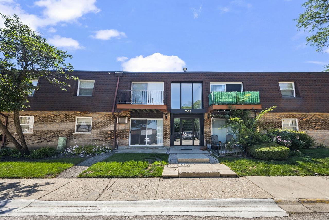 765 Grove Dr. #103, Buffalo Grove, IL 60089