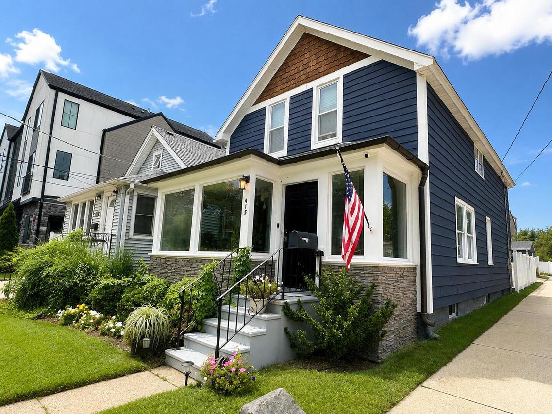415 Bloom St., Highland Park, IL 60035