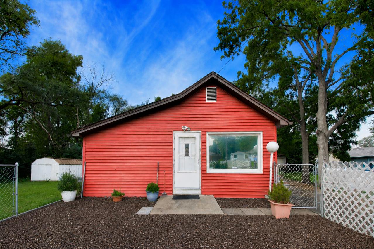 1355 Pleasant Pl., Montgomery, IL 60538