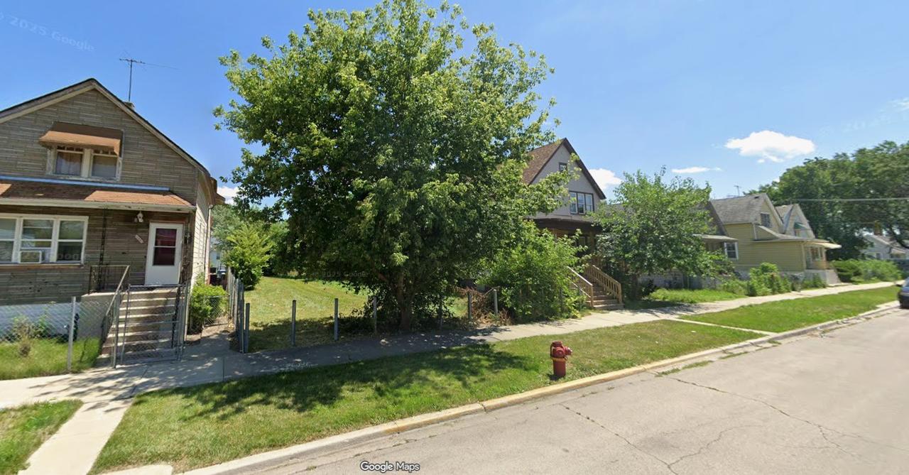 11557 S Perry Ave., Chicago, IL 60628