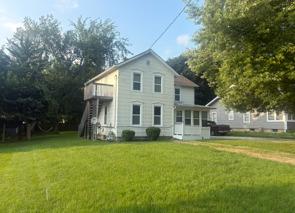 107 Hettinger Ln., North Aurora, IL 60542