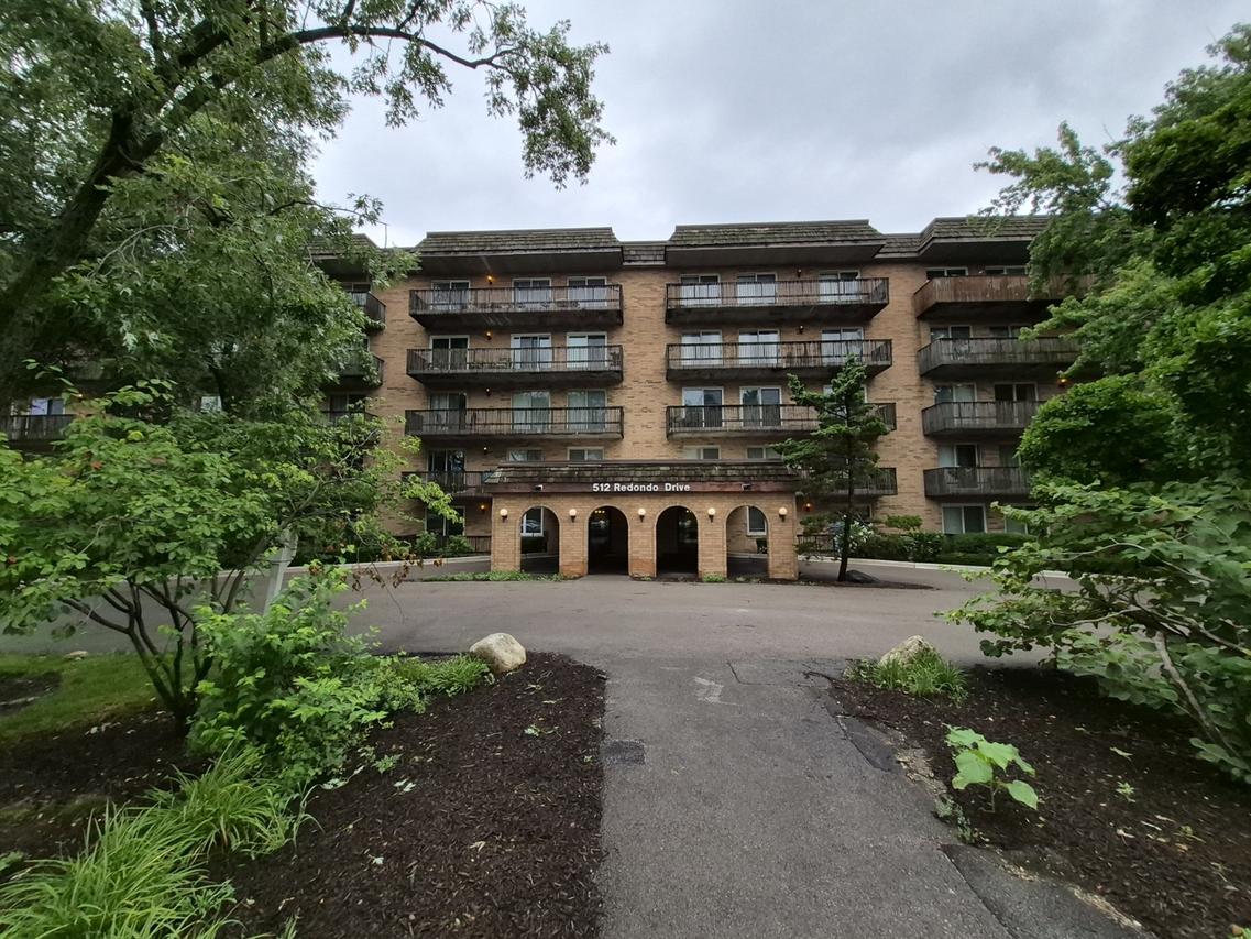 512 Redondo Dr. #409, Downers Grove, IL 60516
