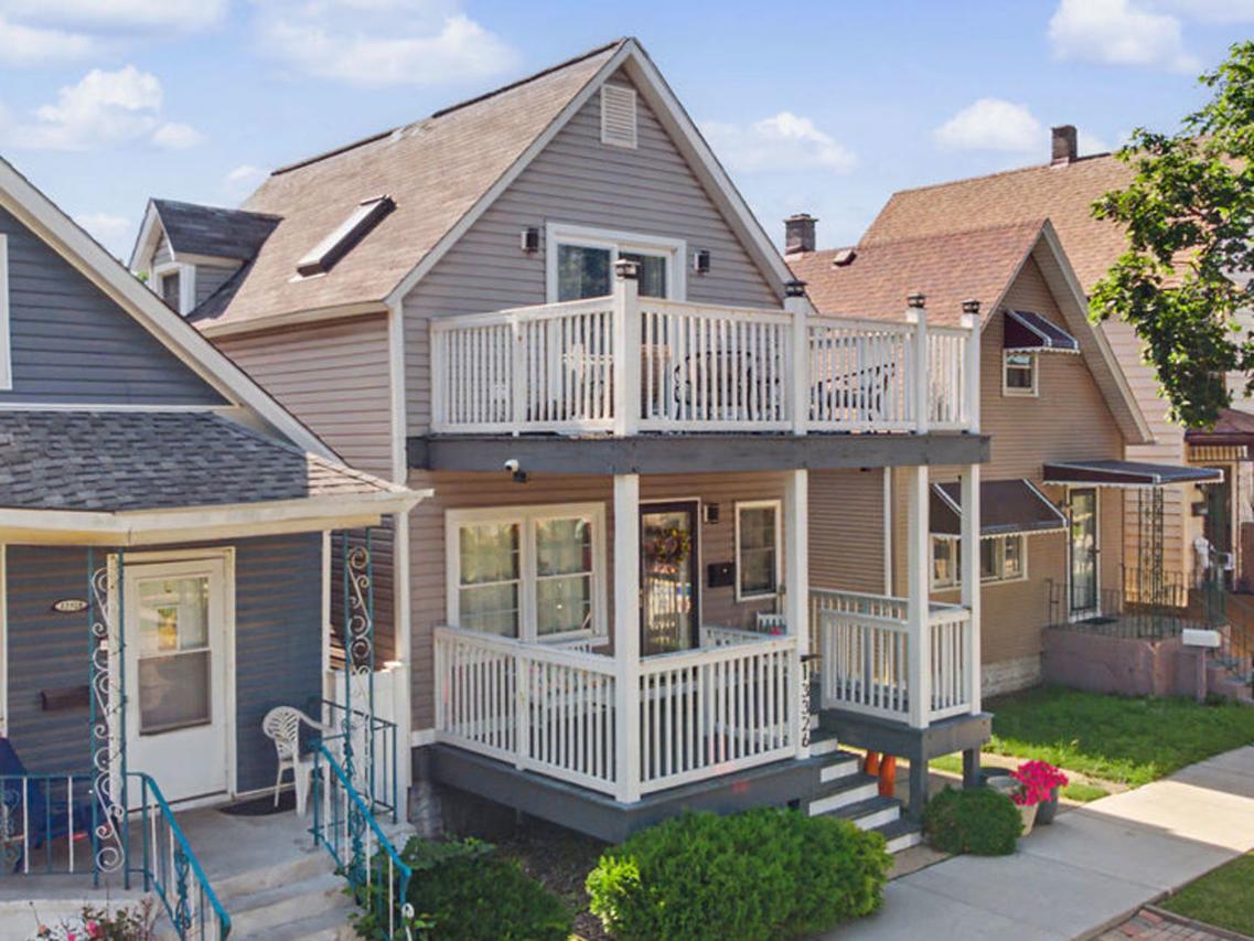 13326 S Burley Ave., Chicago, IL 60633
