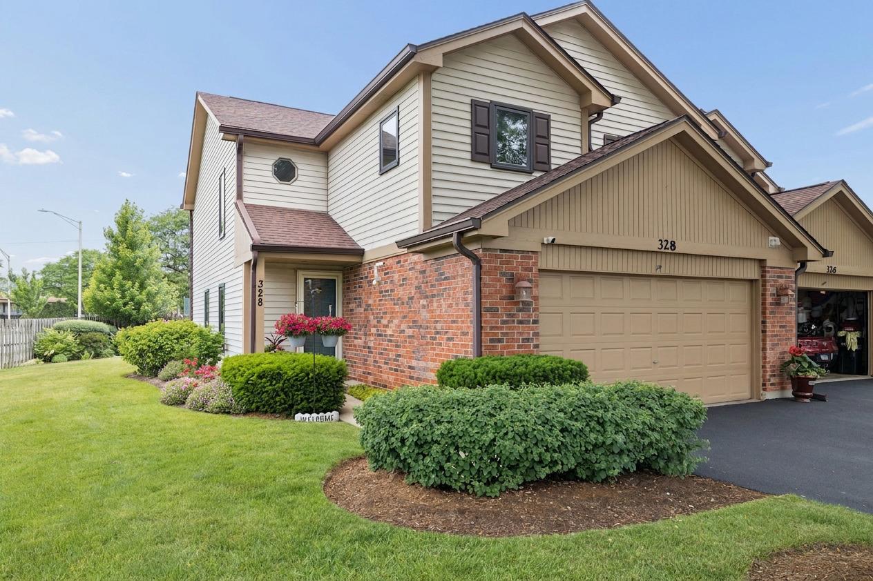 328 Cromwell Ct., Westmont, IL 60559