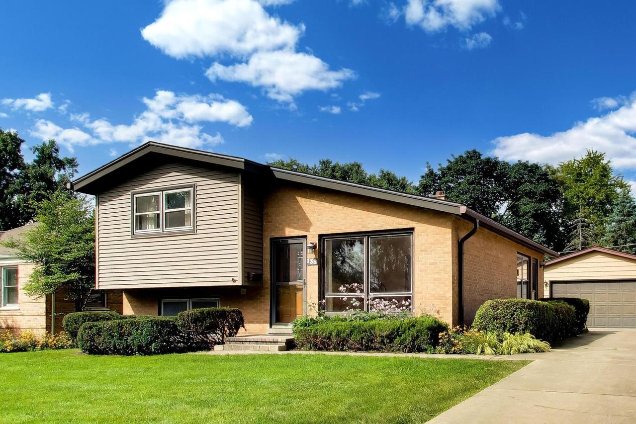 138 N Elmwood Ave., Palatine, IL 60074