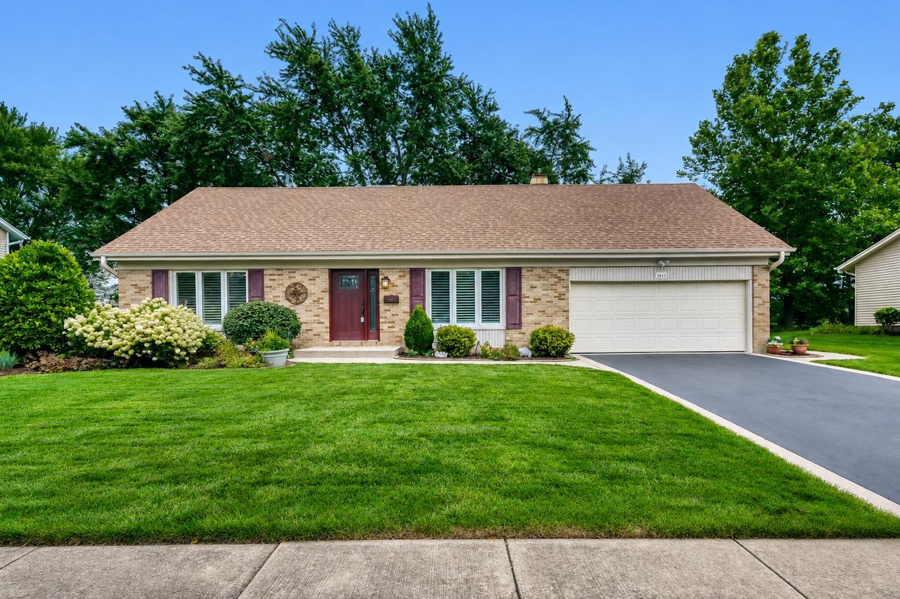 3455 Treaty Ln., Hoffman Estates, IL 60192