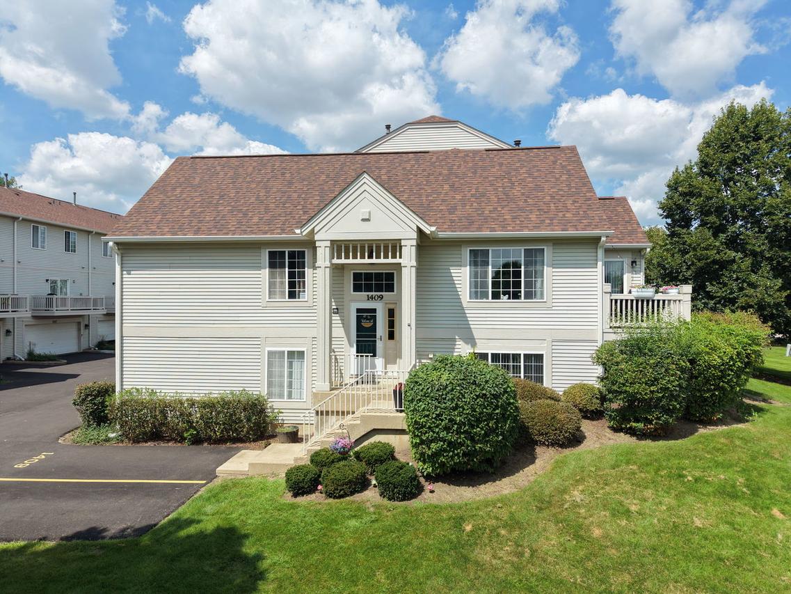 1409 New Haven Dr., Cary, IL 60013