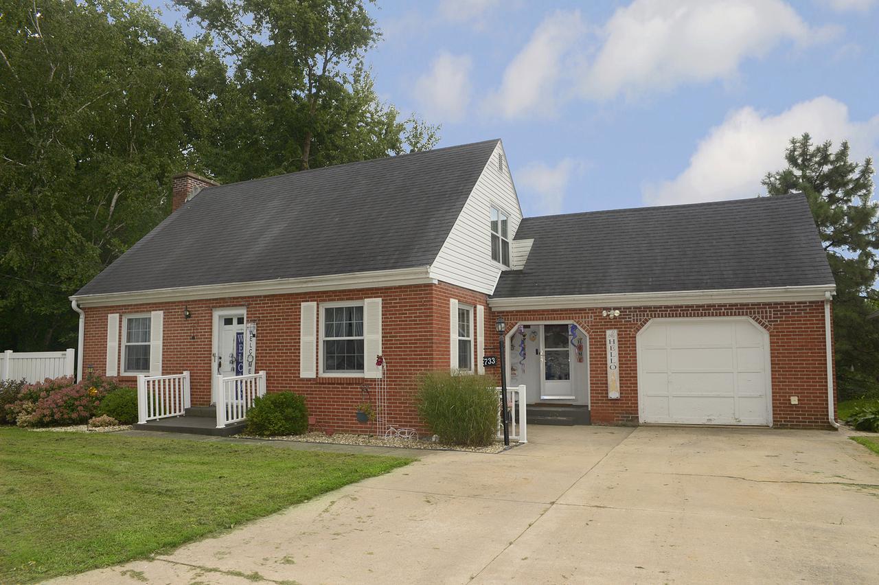 733 E Main St., Ottawa, IL 61350