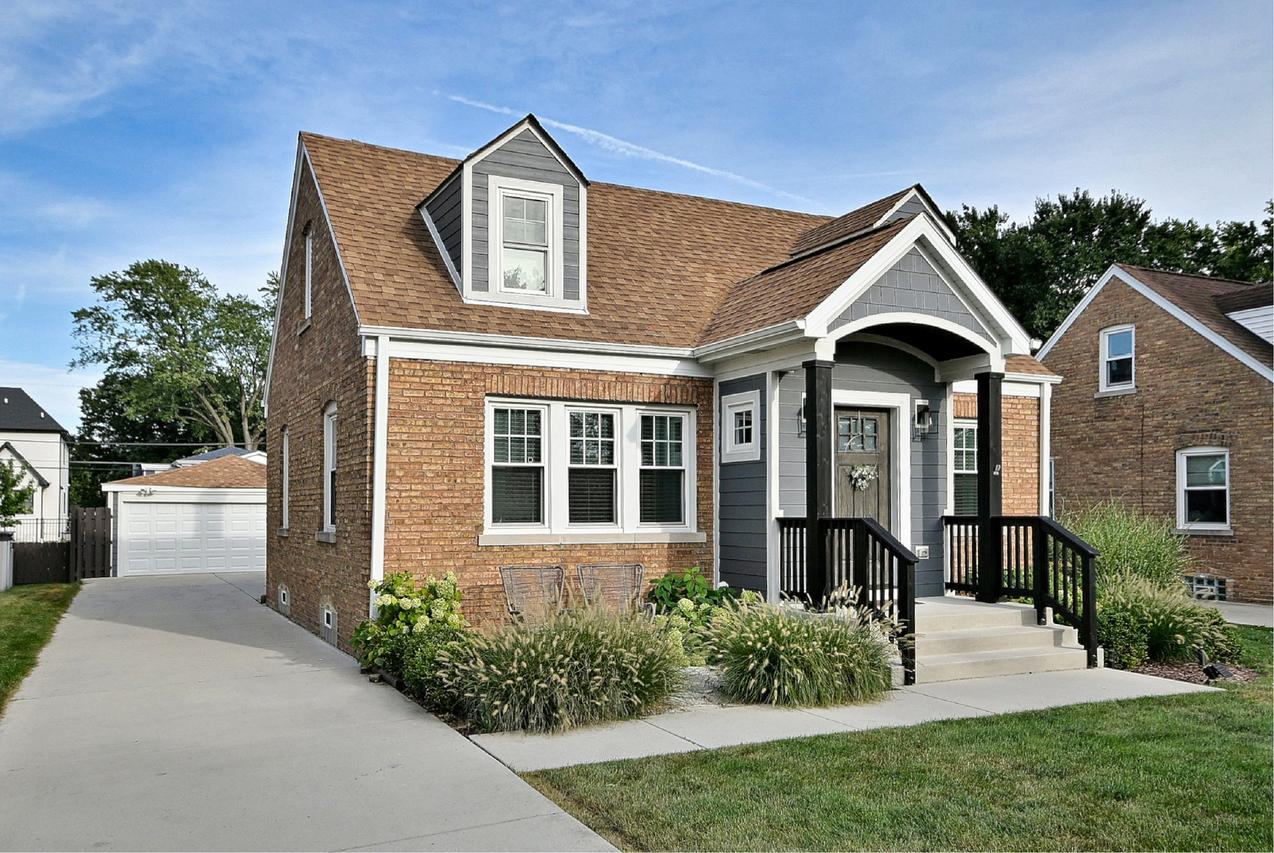 485 N Howard Ave., Elmhurst, IL 60126