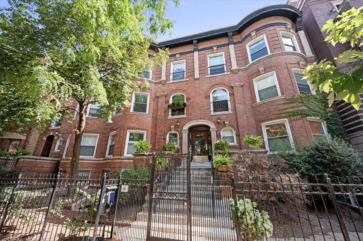 4053 N Sheridan Rd. #3, Chicago, IL 60613