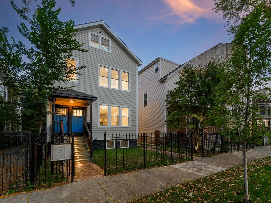 1637 N Richmond St., Chicago, IL 60647