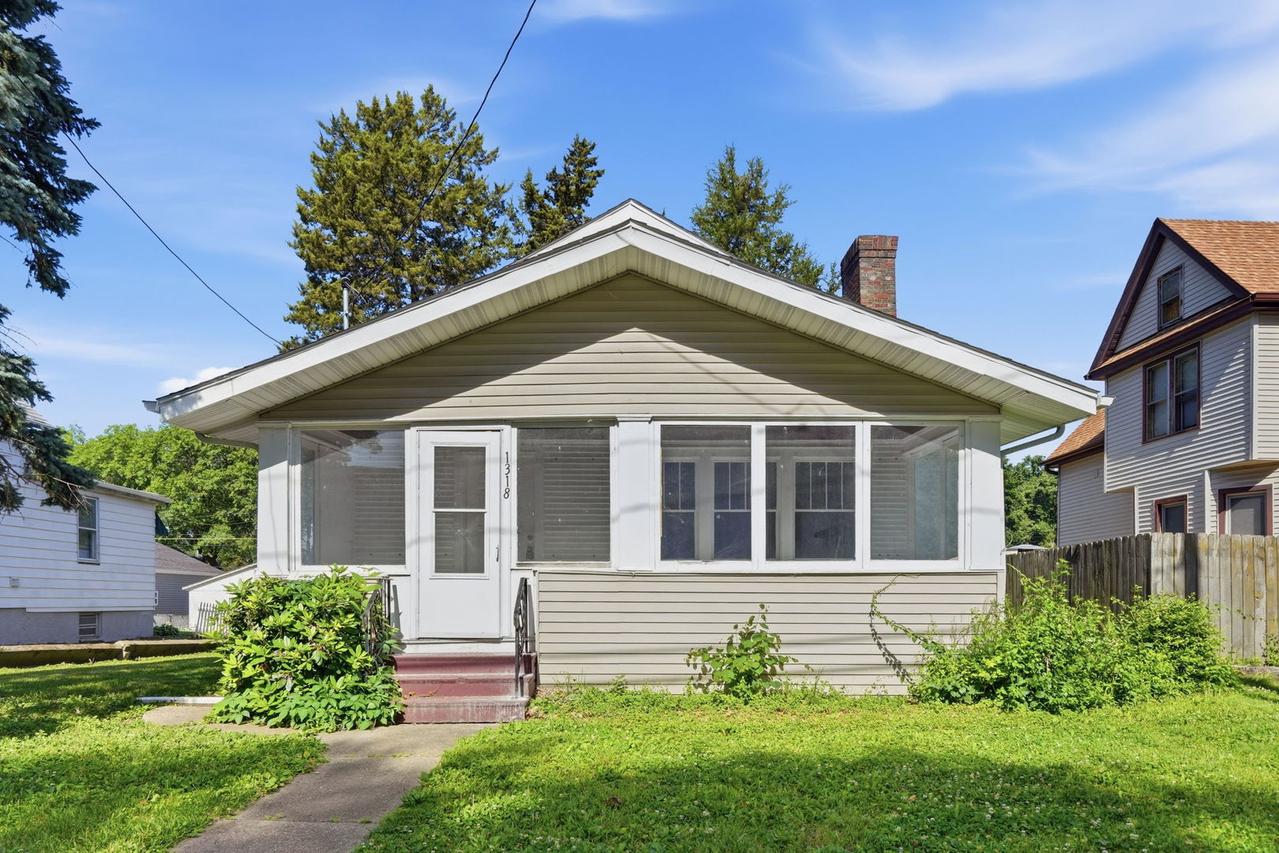 1318 44th St., Rock Island, IL 61201