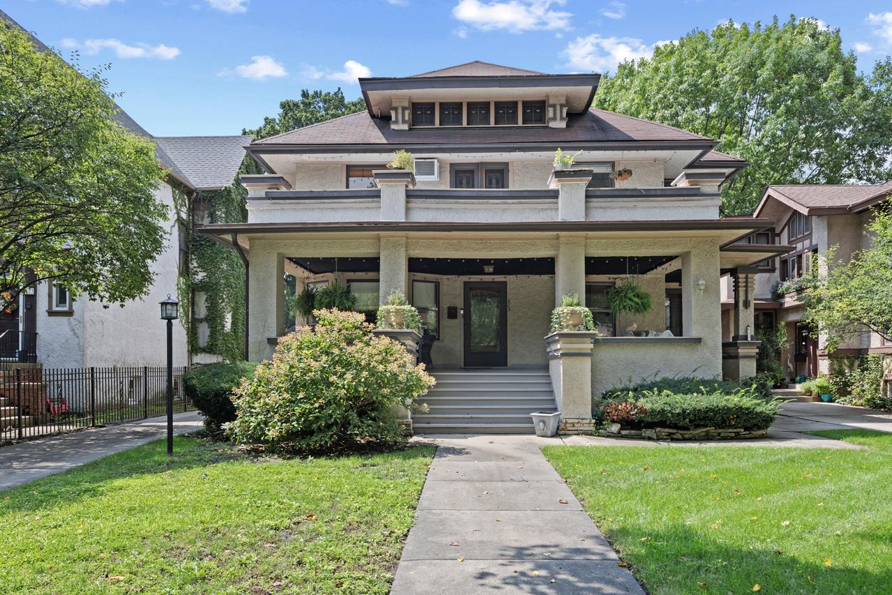 625 N Oak Park Ave., Oak Park, IL 60302