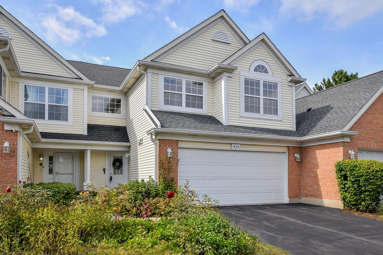 1004 Charlestowne Dr., West Chicago, IL 60185