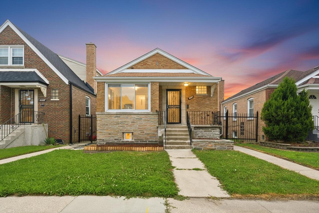 8004 S Richmond St., Chicago, IL 60652