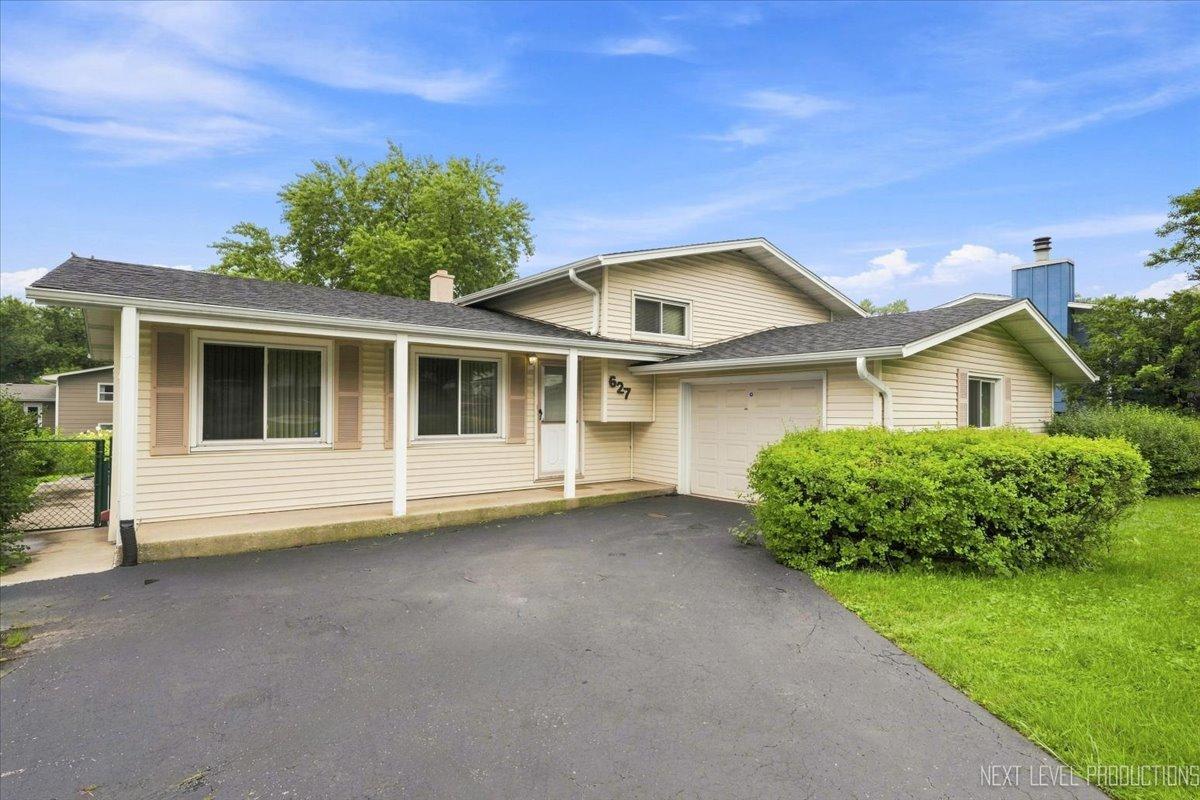 627 Maple Ave., Lisle, IL 60532