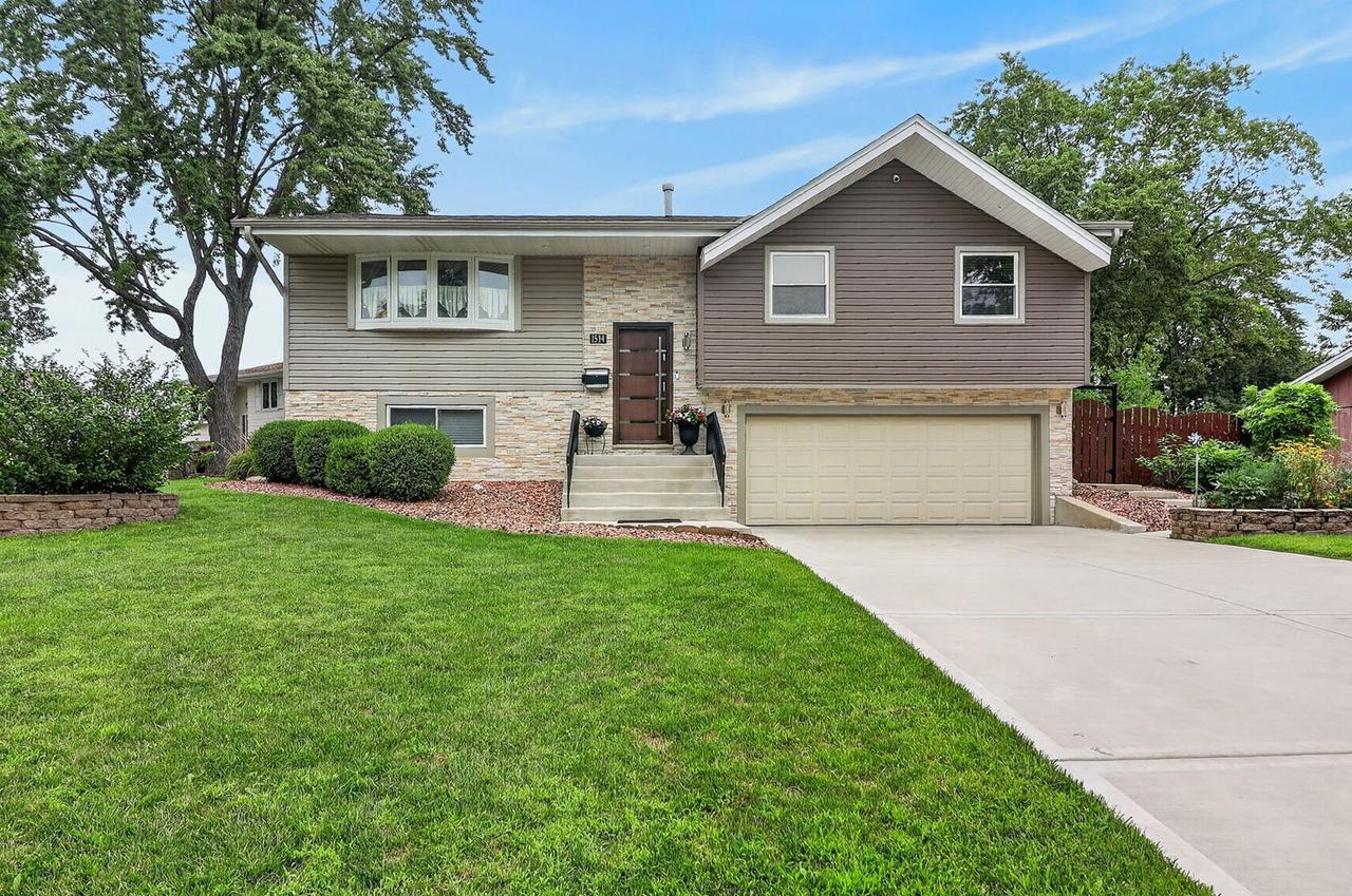 1514 Princeton Ln., Schaumburg, IL 60193