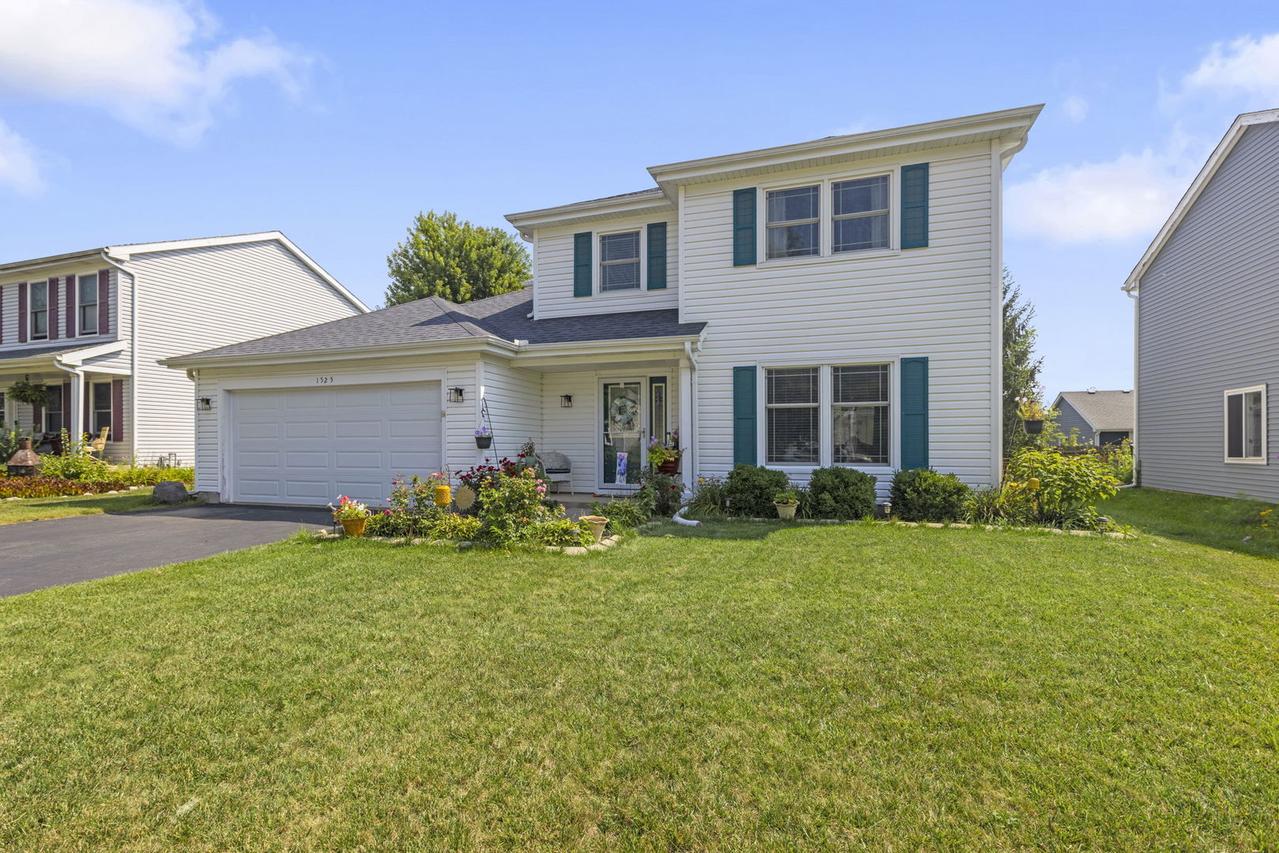 1525 Candlewood Dr., Crystal Lake, IL 60014