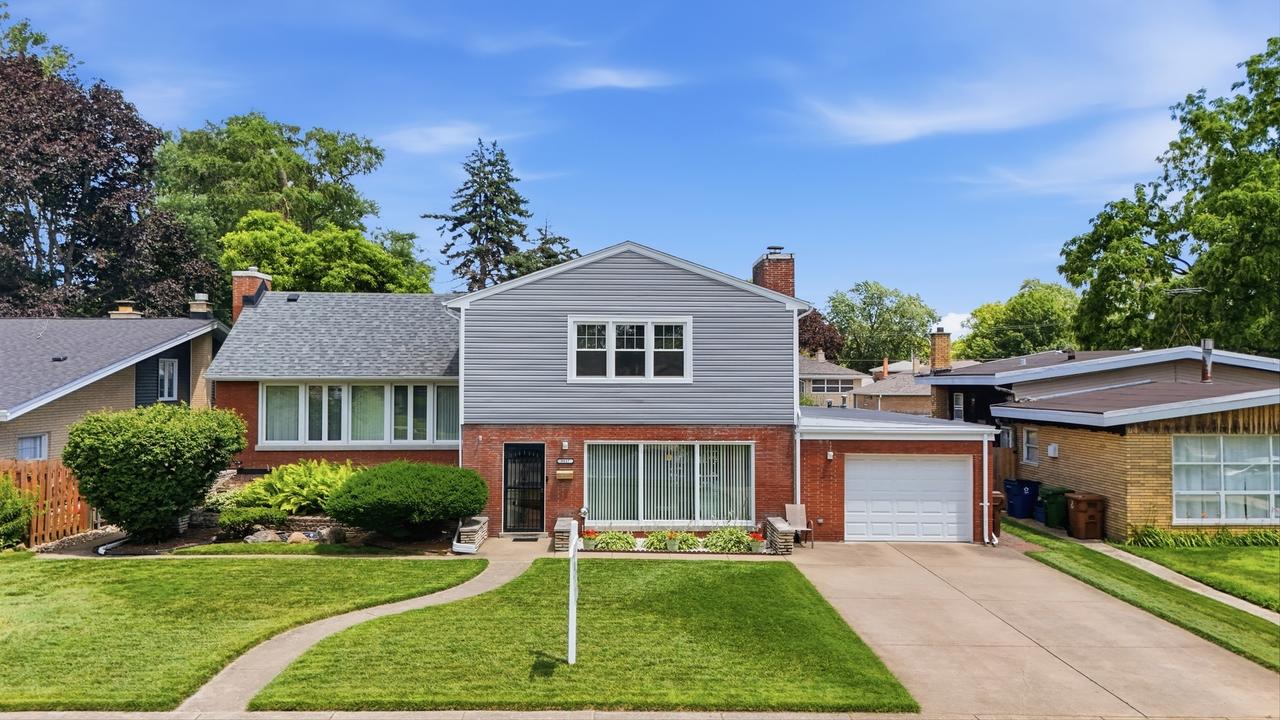 9817 Tulley Ave., Oak Lawn, IL 60453