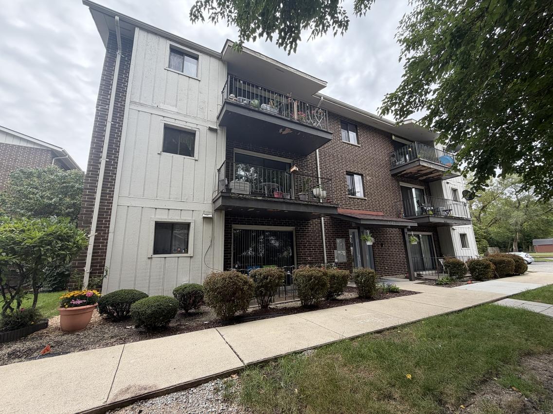 6329 175th St. #2N, Tinley Park, IL 60477