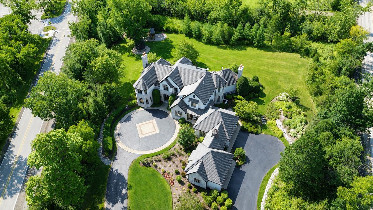 2250 Telegraph Rd., Bannockburn, IL 60015