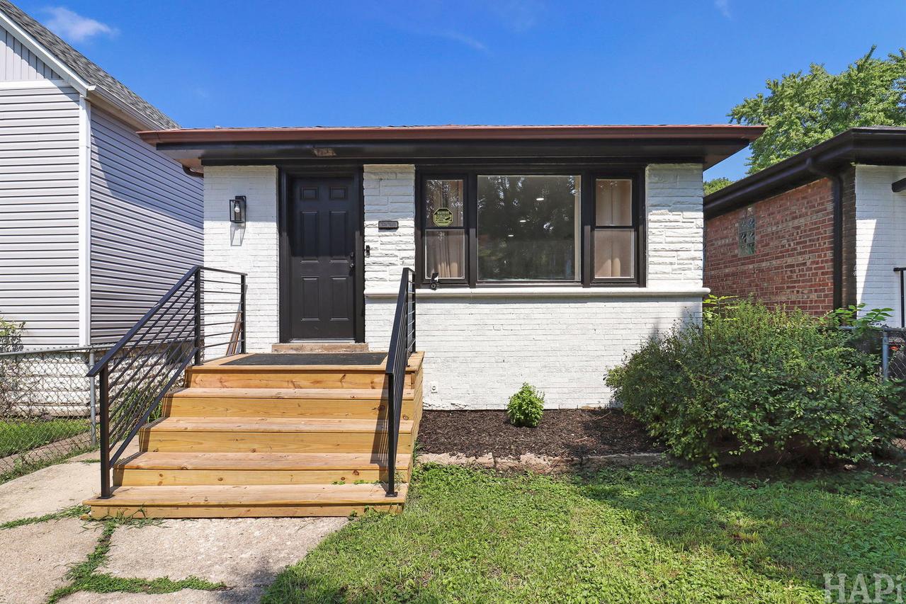 5338 W Kinzie St., Chicago, IL 60644